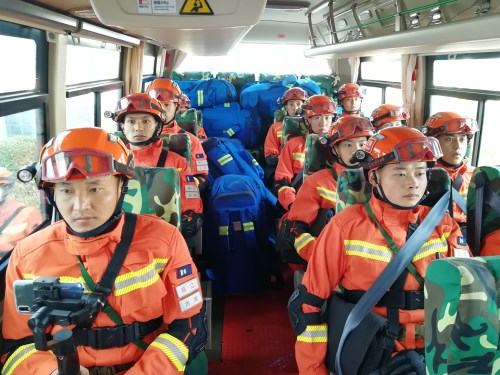 突发！丽江宁蒗发生5.5级地震，丽江市森林消防支队迅速组织救援